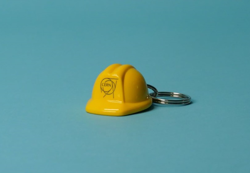 porte clé casque jaune